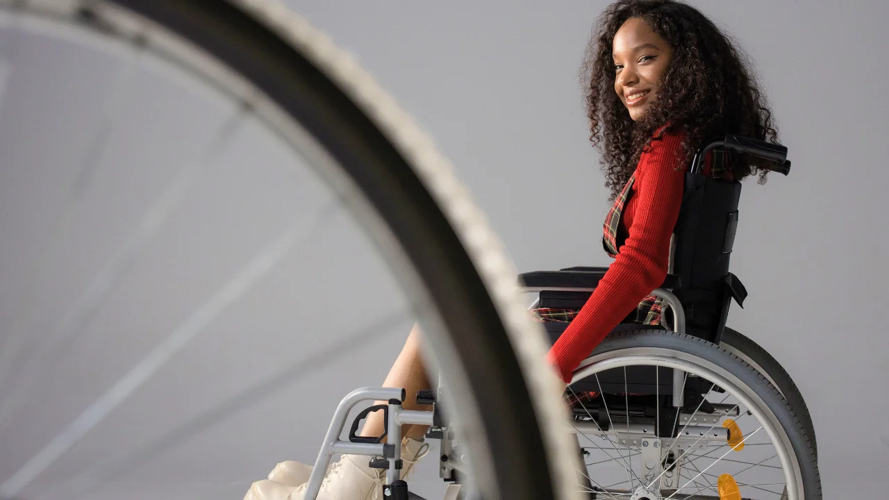 I women has fracture on her leg and Dr. Tanvir, an orthopedic surgeon in Dhaka has suggested her to use wheel chair for few months.